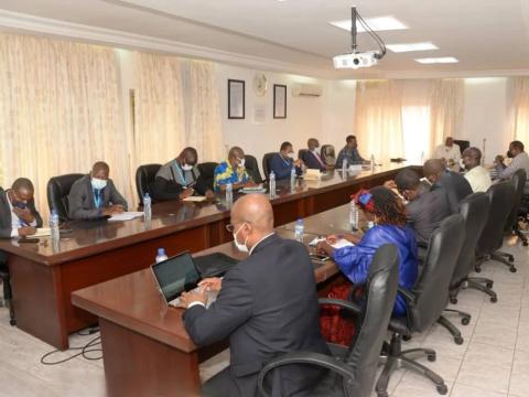 SALT : LE MINISTRE DES TRANSPORTS PRESIDE UNE SEANCE DE TRAVAIL